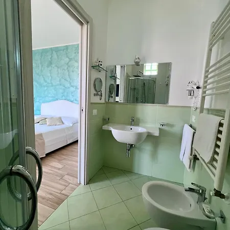 Bella Bed & Breakfast 4*