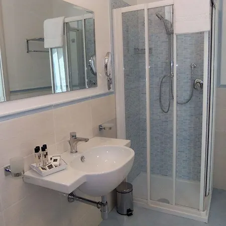فندق مبيت وإفطار Bella 4*