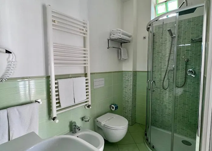 Alojamento de Acomodação e Pequeno-almoço Bella 4*