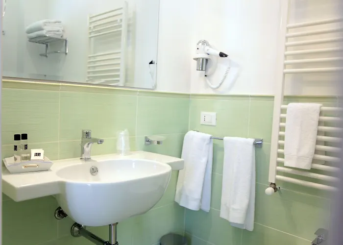 Alojamento de Acomodação e Pequeno-almoço Bella 4*